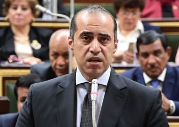 الحكومة المصرية عن حادث المنوفية: لا نعفي أنفسنا من المسؤولية.. وتعهد بمحاسبة المقصرين الحكومة المصرية عن حادث المنوفية: لا نعفي أنفسنا من المسؤولية.. وتعهد بمحاسبة المقصرين
