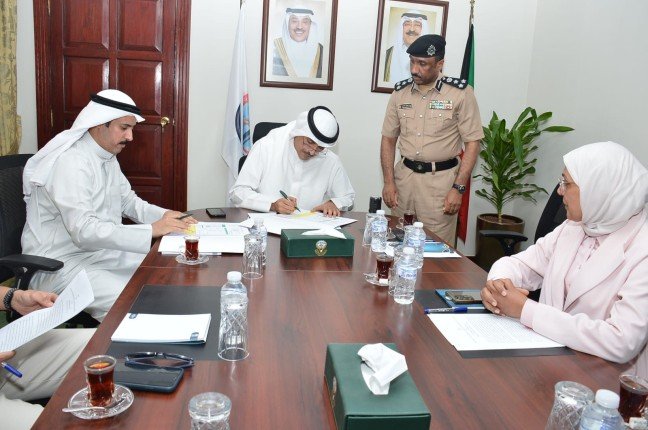 محافظ الأحمدي يوقع على نموذج انضمام منطقة (الفنطاس) إلى شبكة المدن الصحية الإقليمية محافظ الأحمدي يوقع على نموذج انضمام منطقة (الفنطاس) إلى شبكة المدن الصحية الإقليمية
