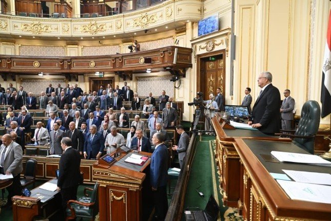 النواب المصري يقف حداداً على أرواح فتيات كفر السنابسة بالمنوفية النواب المصري يقف حداداً على أرواح فتيات كفر السنابسة بالمنوفية