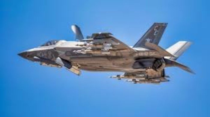 إيران: الدفاعات الجوية تسقط طائرة مقاتلة إسرائيلية من طراز "إف 35" إيران: الدفاعات الجوية تسقط طائرة مقاتلة إسرائيلية من طراز "إف 35"