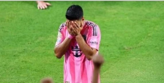 "مطالب بالاعتزال".. جماهير إنتر ميامي تهاجم سواريز بعد مباراة الأهلي "مطالب بالاعتزال".. جماهير إنتر ميامي تهاجم سواريز بعد مباراة الأهلي