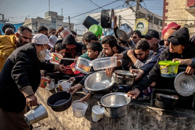 السويد تعتبر تجويع الاحتلال الإسرائيلي أهالي غزة "جريمة حرب" السويد تعتبر تجويع الاحتلال الإسرائيلي أهالي غزة "جريمة حرب"