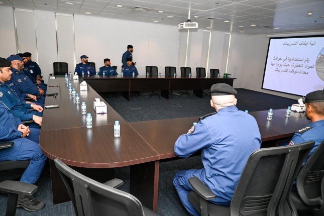 الكويت.. رئيس قوة الإطفاء العام يتفقد مركزي الشدادية للمواد الخطرة والبحث والإنقاذ الكويت.. رئيس قوة الإطفاء العام يتفقد مركزي الشدادية للمواد الخطرة والبحث والإنقاذ