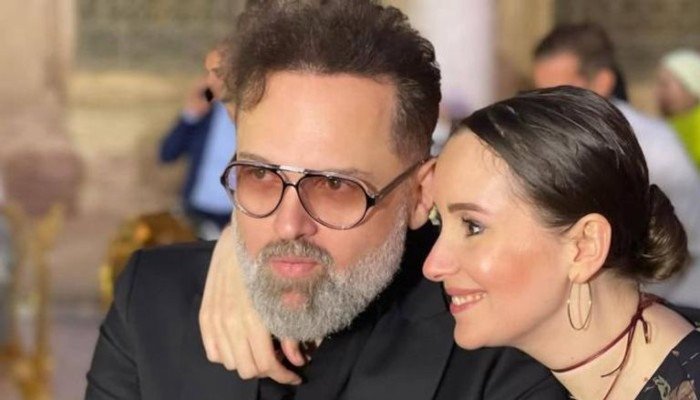 شاهد بالفيديو.. احتفال الفنان محمد عبد العزيز بحمل زوجته بمولودهما الثاني شاهد بالفيديو.. احتفال الفنان محمد عبد العزيز بحمل زوجته بمولودهما الثاني