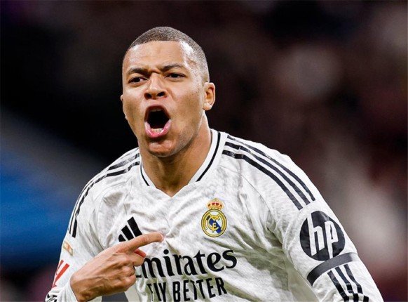 نقل مبابي إلى المستشفى.. وريال مدريد يكشف التفاصيل نقل مبابي إلى المستشفى.. وريال مدريد يكشف التفاصيل