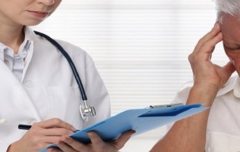 علامات مبكرة قد تنذر بجلطة دماغية والأطباء يحذرون من تجاهلها