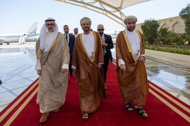 الكويت.. نائب وزير الخارجية يستقبل وزير خارجية سلطنة عمان بمناسبة زيارته الرسمية إلى البلاد الكويت.. نائب وزير الخارجية يستقبل وزير خارجية سلطنة عمان بمناسبة زيارته الرسمية إلى البلاد