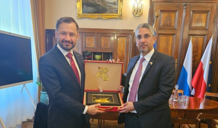 سفير الكويت لدى بولندا: فرص واعدة لتعزيز التعاون السياحي والاستثماري بين البلدين سفير الكويت لدى بولندا: فرص واعدة لتعزيز التعاون السياحي والاستثماري بين البلدين