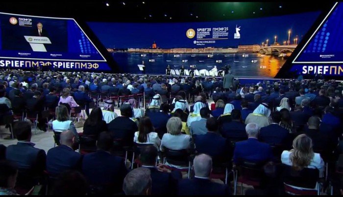 البحرين وإندونيسيا تؤكدان على عمق الشراكة مع روسيا في الطاقة والاقتصاد والأمن البحرين وإندونيسيا تؤكدان على عمق الشراكة مع روسيا في الطاقة والاقتصاد والأمن