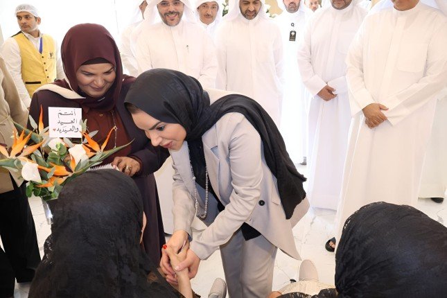 وزير "الشؤون الاجتماعية" تزور دور الرعاية للتهنئة بمناسبة عيد الأضحى المبارك وزير "الشؤون الاجتماعية" تزور دور الرعاية للتهنئة بمناسبة عيد الأضحى المبارك