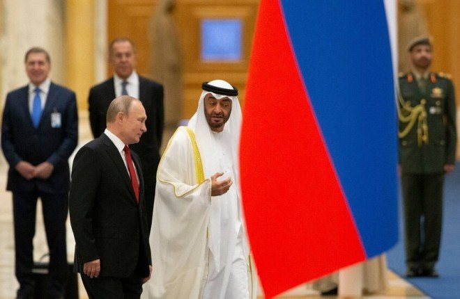 بوتين يؤكد لـ بن زايد استعداد روسيا للعب دور الوسيط بين إسرائيل وإيران بوتين يؤكد لـ بن زايد استعداد روسيا للعب دور الوسيط بين إسرائيل وإيران