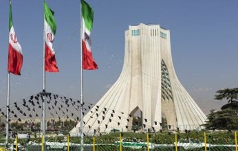 الخارجية الإيرانية: "لا معنى" للمشاركة في محادثات مع طرف هو "أكبر داعم وشريك للمعتدي"