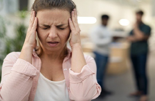 4 أعراض مصاحبة للصداع قد تشير إلى أمراض خطيرة.. الأطباء يحذرون 4 أعراض مصاحبة للصداع قد تشير إلى أمراض خطيرة.. الأطباء يحذرون