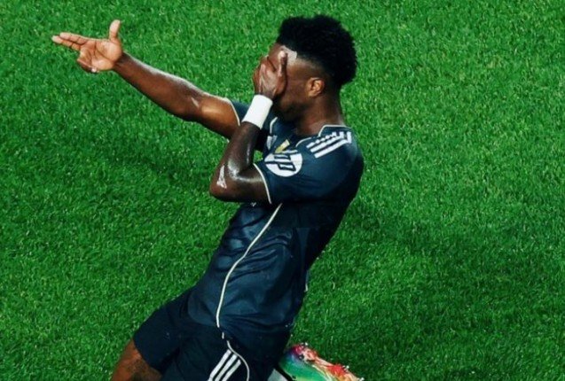 فينيسيوس يحسم جدل رحيله عن ريال مدريد فينيسيوس يحسم جدل رحيله عن ريال مدريد