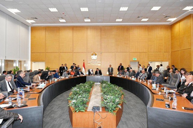مصر.. وزير الإسكان يعقد اجتماعه الدوري مع عدد من أعضاء مجلسي "النواب والشيوخ" مصر.. وزير الإسكان يعقد اجتماعه الدوري مع عدد من أعضاء مجلسي "النواب والشيوخ"