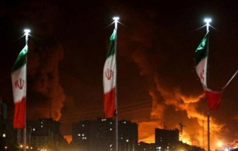 الضربات الأمريكية لإيران تربك الأسواق العالمية.. وتدفع المستثمرين نحو الذهب والدولار