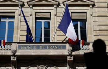 اقتصاد فرنسا في مفترق طرق.. البنك المركزي يخفض توقعاته ويحذر من تبعات "فوضى ترامب التجارية"