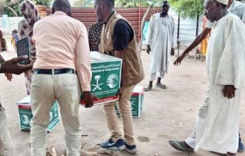 سلمان للإغاثة يوزع 1.000 سلة غذائية في ولاية النيل الأزرق بالسودان