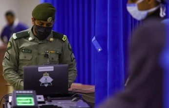 السعودية.. الجوازات تستخدم الخدمات الإلكترونية المتنقلة للتحقق من هوية التائهين والمنوَّمين