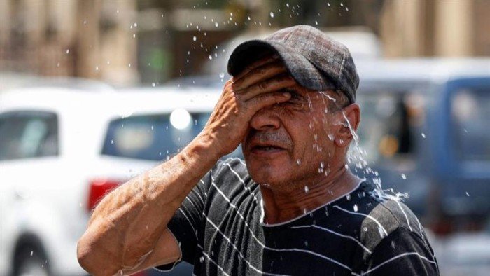 مصر.. الأرصاد الجوية تحذر من طقس شديد الحرارة والعظمى في القاهرة 36 وجنوب الصعيد 42 درجة مصر.. الأرصاد الجوية تحذر من طقس شديد الحرارة والعظمى في القاهرة 36 وجنوب الصعيد 42 درجة