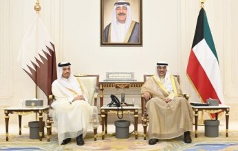 ولي العهد الكويتي يستقبل رئيس مجلس الوزراء ورئيس وزراء ووزير خارجية دولة قطر