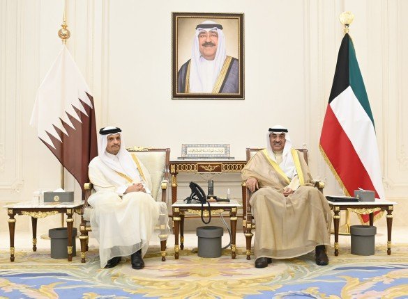 ولي العهد الكويتي يستقبل رئيس مجلس الوزراء ورئيس وزراء ووزير خارجية دولة قطر ولي العهد الكويتي يستقبل رئيس مجلس الوزراء ورئيس وزراء ووزير خارجية دولة قطر