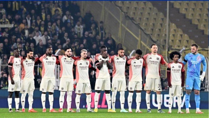 أزمة الديون.. تعاقب ليون الفرنسي بالهبوط للدرجة الثانية أزمة الديون.. تعاقب ليون الفرنسي بالهبوط للدرجة الثانية