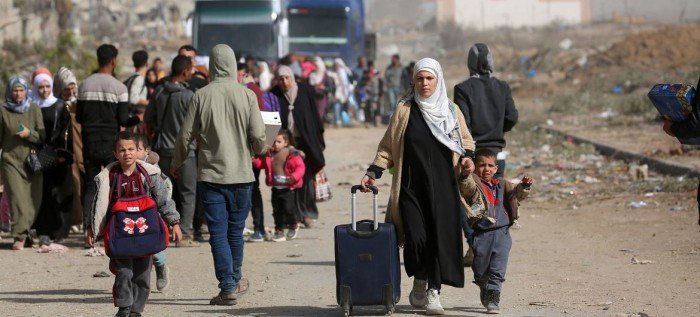 الاحتلال الإسرائيلي يجبر الفلسطينيين على النزوح قسرا من عدة مناطق في شمال قطاع غزة الاحتلال الإسرائيلي يجبر الفلسطينيين على النزوح قسرا من عدة مناطق في شمال قطاع غزة