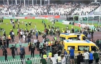 سقوط مشجعين من المدرجات يفسد احتفالات مولودية الجزائر بلقب الدوري