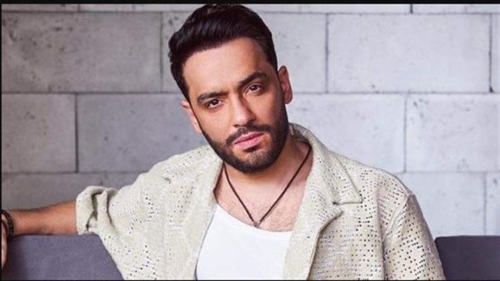 الشاعر رضا المصري يكشف تفاصيل تعاونه مع رامي جمال في ألبوم "محسبتهاش" الشاعر رضا المصري يكشف تفاصيل تعاونه مع رامي جمال في ألبوم "محسبتهاش"