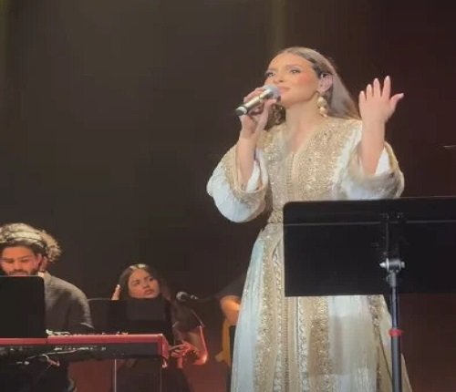 كارمن سليمان تتألق في مهرجان موازين.. وعناق العلم المغربي يشعل الحفل كارمن سليمان تتألق في مهرجان موازين.. وعناق العلم المغربي يشعل الحفل