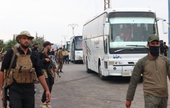 سوريا.. إجلاء عائلات البدو من السويداء في إطار اتفاق لوقف التصعيد