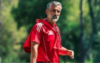 «ريبيرو» يعقد محاضرة للاعبي الأهلي قبل لقاء البنزرتي