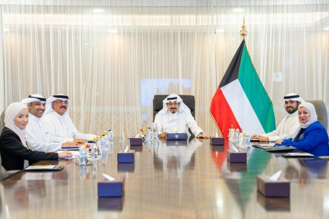 رئيس مجلس الوزراء الكويتي يترأس اجتماعا مع وزير التربية لعرض خطة إصلاح التعليم (2025 - 2027) رئيس مجلس الوزراء الكويتي يترأس اجتماعا مع وزير التربية لعرض خطة إصلاح التعليم (2025 - 2027)