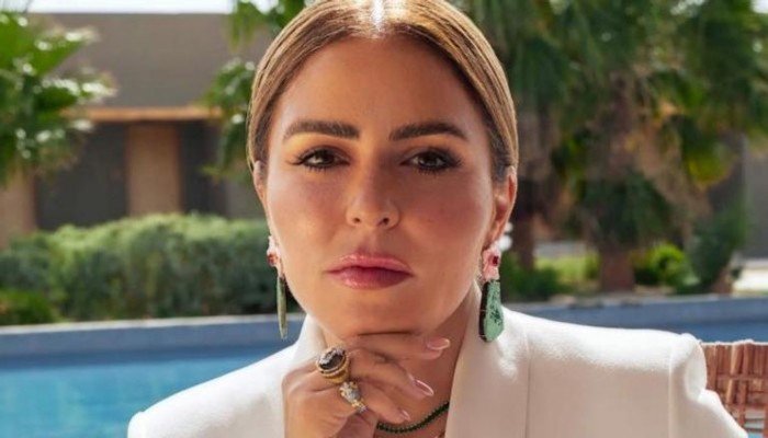 من "لوحات مسروقة" إلى حقائب مقلّدة.. مها الصغير تغلق علامتها التجارية وسط تصاعد أزمة الملكية الفكرية من "لوحات مسروقة" إلى حقائب مقلّدة.. مها الصغير تغلق علامتها التجارية وسط تصاعد أزمة الملكية الفكرية