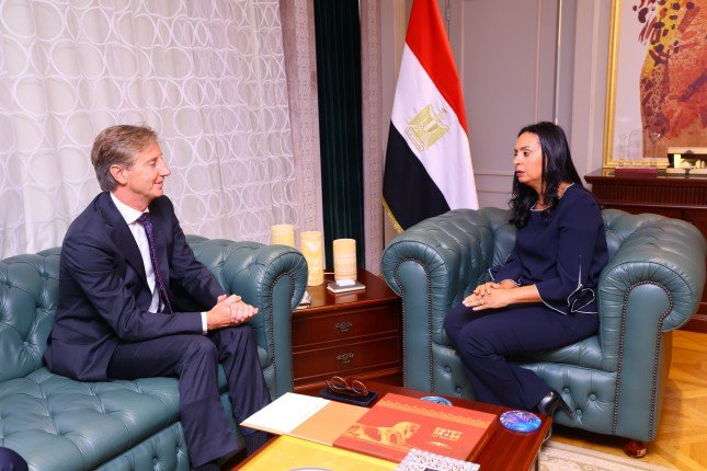 وزيرة التضامن الاجتماعي تلتقي الممثل المقيم لبرنامج الأمم المتحدة الإنمائي في مصر وزيرة التضامن الاجتماعي تلتقي الممثل المقيم لبرنامج الأمم المتحدة الإنمائي في مصر