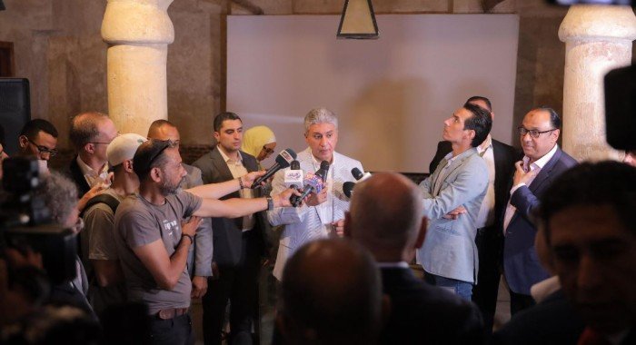 وزير السياحة ومحافظ القاهرة يفتتحان قبتي يحيي الشبيه وصفي الدين جوهر بعد ترميمهما وزير السياحة ومحافظ القاهرة يفتتحان قبتي يحيي الشبيه وصفي الدين جوهر بعد ترميمهما