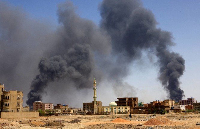 ماذا يحدث في السودان.. الصراع يتصاعد ومجازر دامية في شمال كردفان وسط تحركات دبلوماسية وأمنية لإعادة الاستقرار ماذا يحدث في السودان.. الصراع يتصاعد ومجازر دامية في شمال كردفان وسط تحركات دبلوماسية وأمنية لإعادة الاستقرار