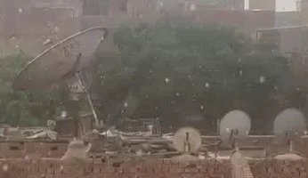 مصر.. أمطار مفاجئة تضرب القاهرة والجيزة رغم الطقس الحار وتحذيرات من اضطراب الملاحة