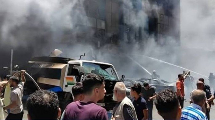 حريق ضخم بالقرب من قصر الشعب في العاصمة السورية دمشق (فيديو) حريق ضخم بالقرب من قصر الشعب في العاصمة السورية دمشق (فيديو)