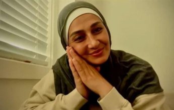 الفنانة حلا شيحة تروي كواليس خلع الحجاب: "الخوف على مستقبل أولادي أربكني"