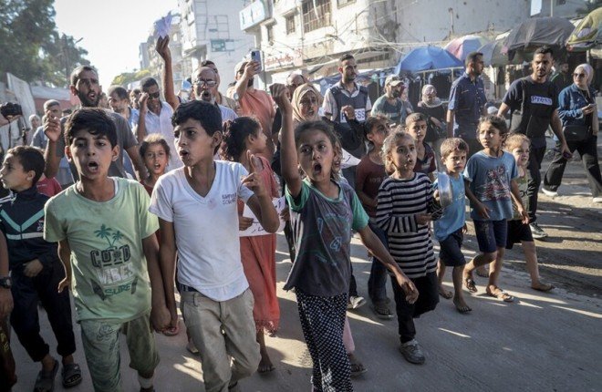 جيش الاحتلال الإسرائيلي يصدر أوامر إخلاء جديدة لسكان دير البلح ومناطق الخيام بغزة جيش الاحتلال الإسرائيلي يصدر أوامر إخلاء جديدة لسكان دير البلح ومناطق الخيام بغزة