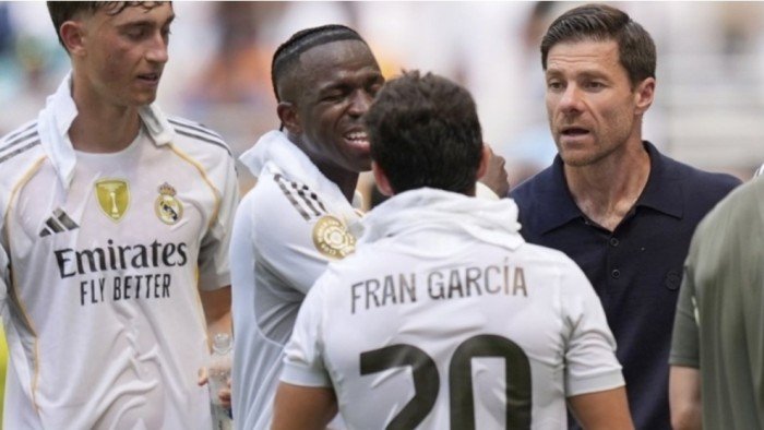 أول قرار من ريال مدريد بعد فضيحة الخروج من كأس العالم للأندية أول قرار من ريال مدريد بعد فضيحة الخروج من كأس العالم للأندية