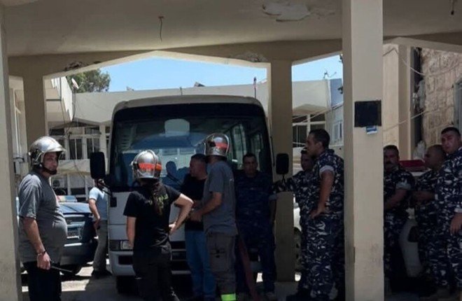 تمرد داخل سجن أميون شمال لبنان واحتجاز عنصرين من القوى الأمنية.. ماذا يحدث؟ تمرد داخل سجن أميون شمال لبنان واحتجاز عنصرين من القوى الأمنية.. ماذا يحدث؟