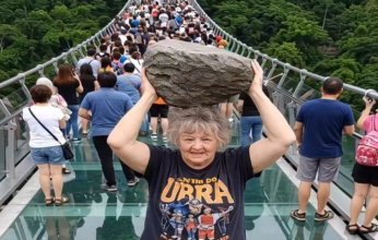 100 مليون مشاهدة في يوم واحد.. ما حقيقة فيديو "الجسر المنهار"؟