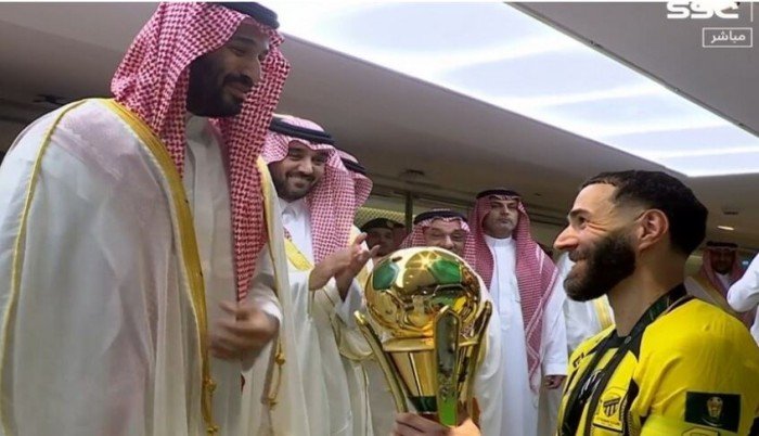 بنزيما يفوز بـ"جائزة خاصة" في الموسم بنزيما يفوز بـ"جائزة خاصة" في الموسم