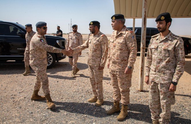 نائب رئيس الأركان العامة للجيش الكويتي يشيد بمستوى ميدان الرماية في "الأديرع" ودوره برفع الجاهزية القتالية نائب رئيس الأركان العامة للجيش الكويتي يشيد بمستوى ميدان الرماية في "الأديرع" ودوره برفع الجاهزية القتالية