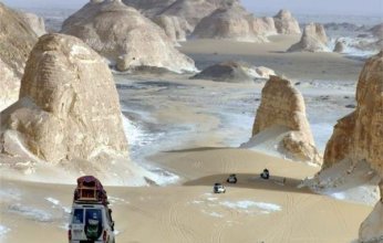 مصر: 80 شركة تنظم 300 رحلة سياحية صحراوية لعدد 20 ألف سائح