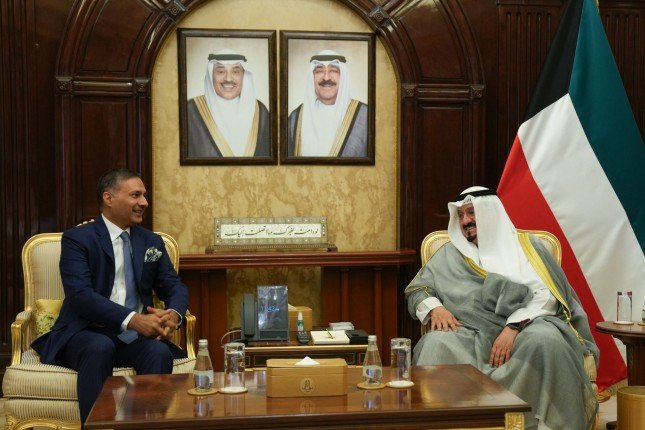 رئيس مجلس الوزراء يستقبل سفير جمهورية الهند الصديقة لدى دولة الكويت رئيس مجلس الوزراء يستقبل سفير جمهورية الهند الصديقة لدى دولة الكويت