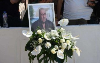 بالصور.. نجوم الفن يودّعون المخرج سامح عبد العزيز في جنازة مهيبة بمسجد الشرطة